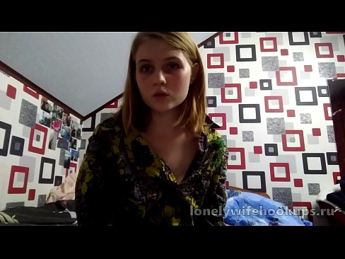 ❤️ A moza estudante rubia de Rusia gústanlle os pollos máis grandes. ❤❌ Vídeo de puta en nós ❌