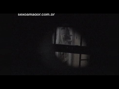 ❤️ Blondie é gravada en segredo por un voyeur do barrio escondido detrás de ladrillos ocos ❤❌ Vídeo de puta en nós ❌